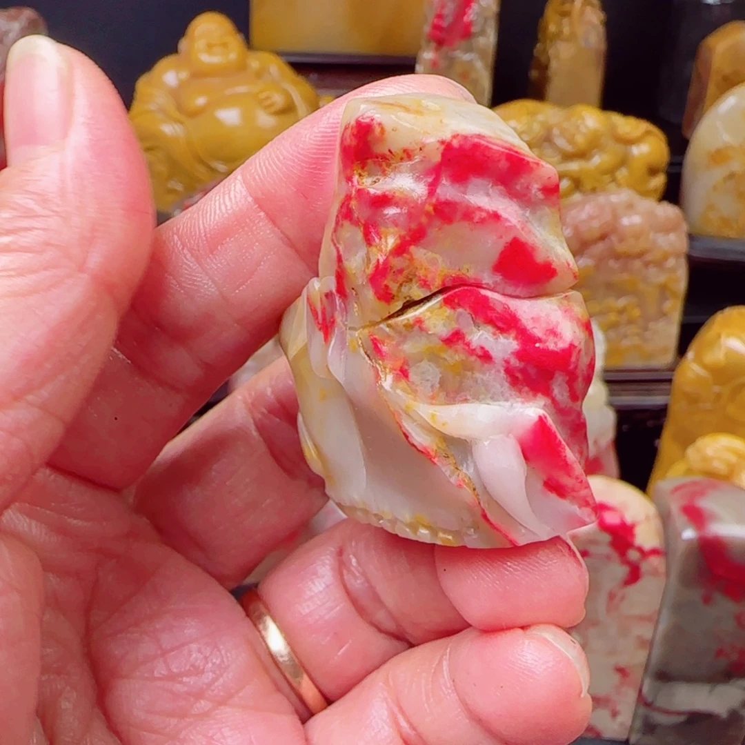 昌化石昌化鸡血石