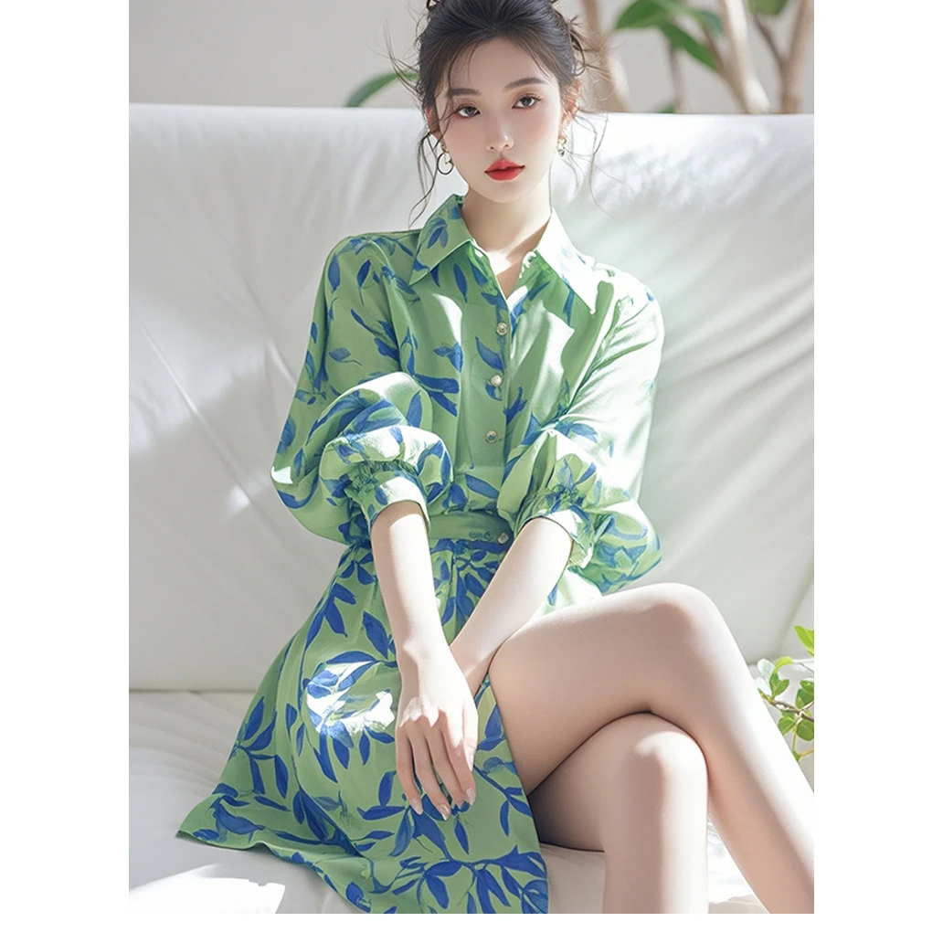 绿色印花衬衫连衣裙韩系千金感洋气独特漂亮设计感绝美温柔风裙子