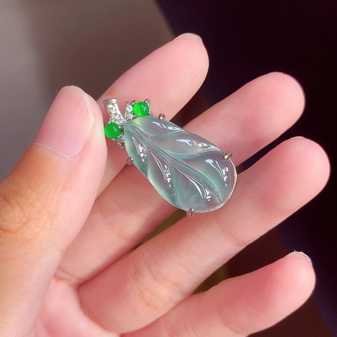 颈饰未镶嵌翡翠天然