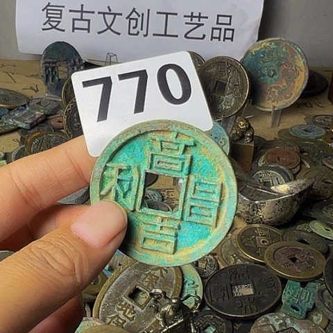 铜知****人复古文创工艺品