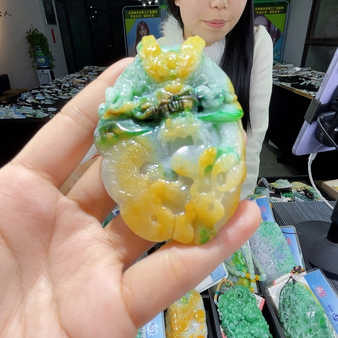 颈饰未镶嵌翡翠一