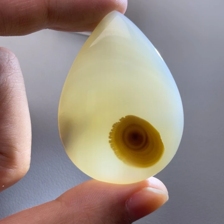 玛瑙/玉髓颈饰未镶嵌春**石