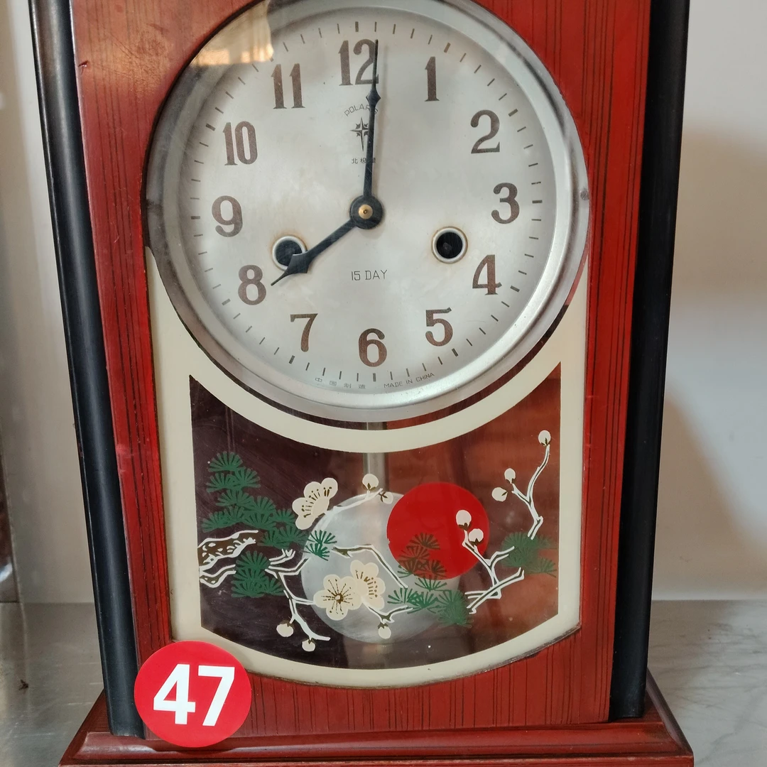 怀旧风格机械上发条挂钟适合客厅装饰使用