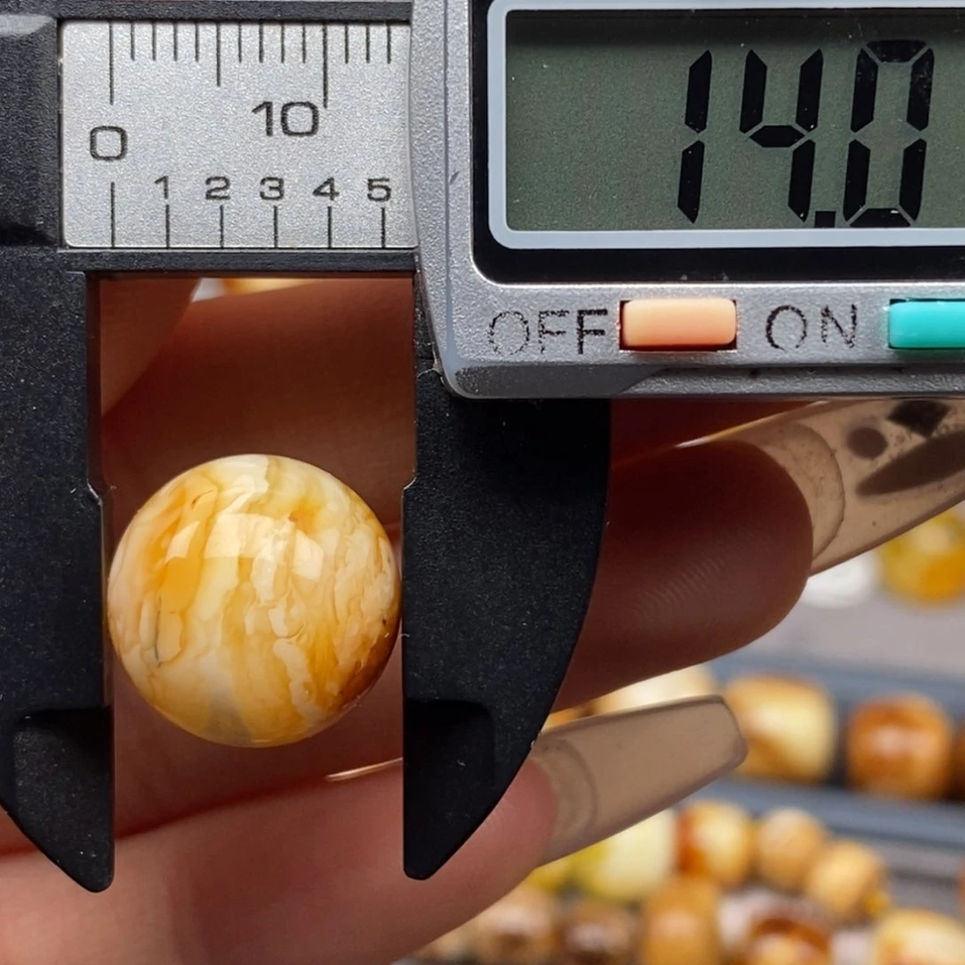 琥珀未镶嵌耳饰圆珠