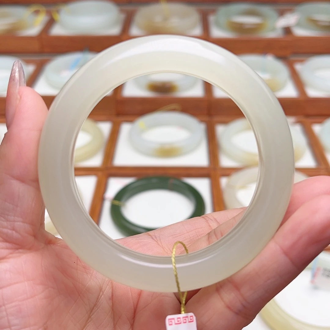 和田玉手镯未镶嵌53.6