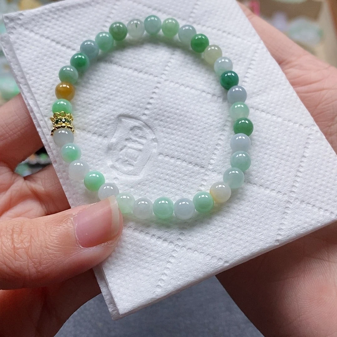 翡翠颈饰未镶嵌闪