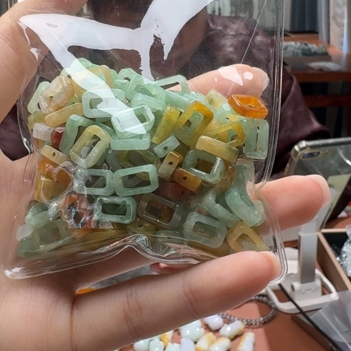 未镶嵌挂件翡翠福利1个，不包邮，拍一单邮费发货