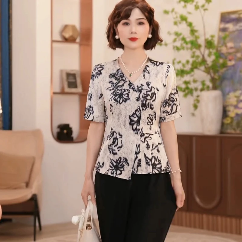 2025新款洋气中老年女装时尚两件套洋气妈妈夏季上衣服套装