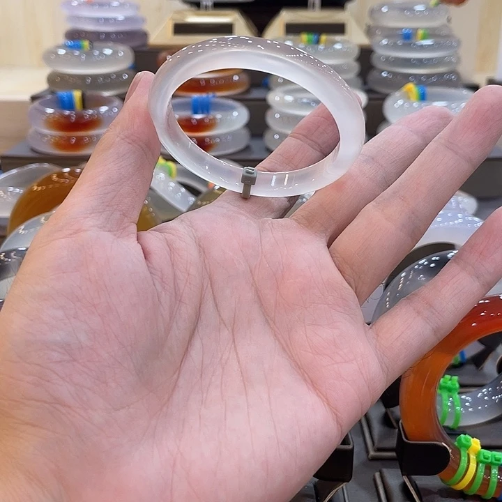 玛瑙/玉髓未镶嵌手镯