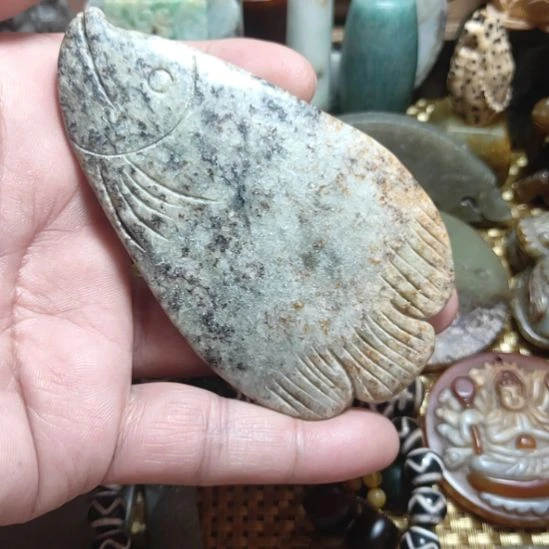 玉鱼，尺寸大，可做杯托垫