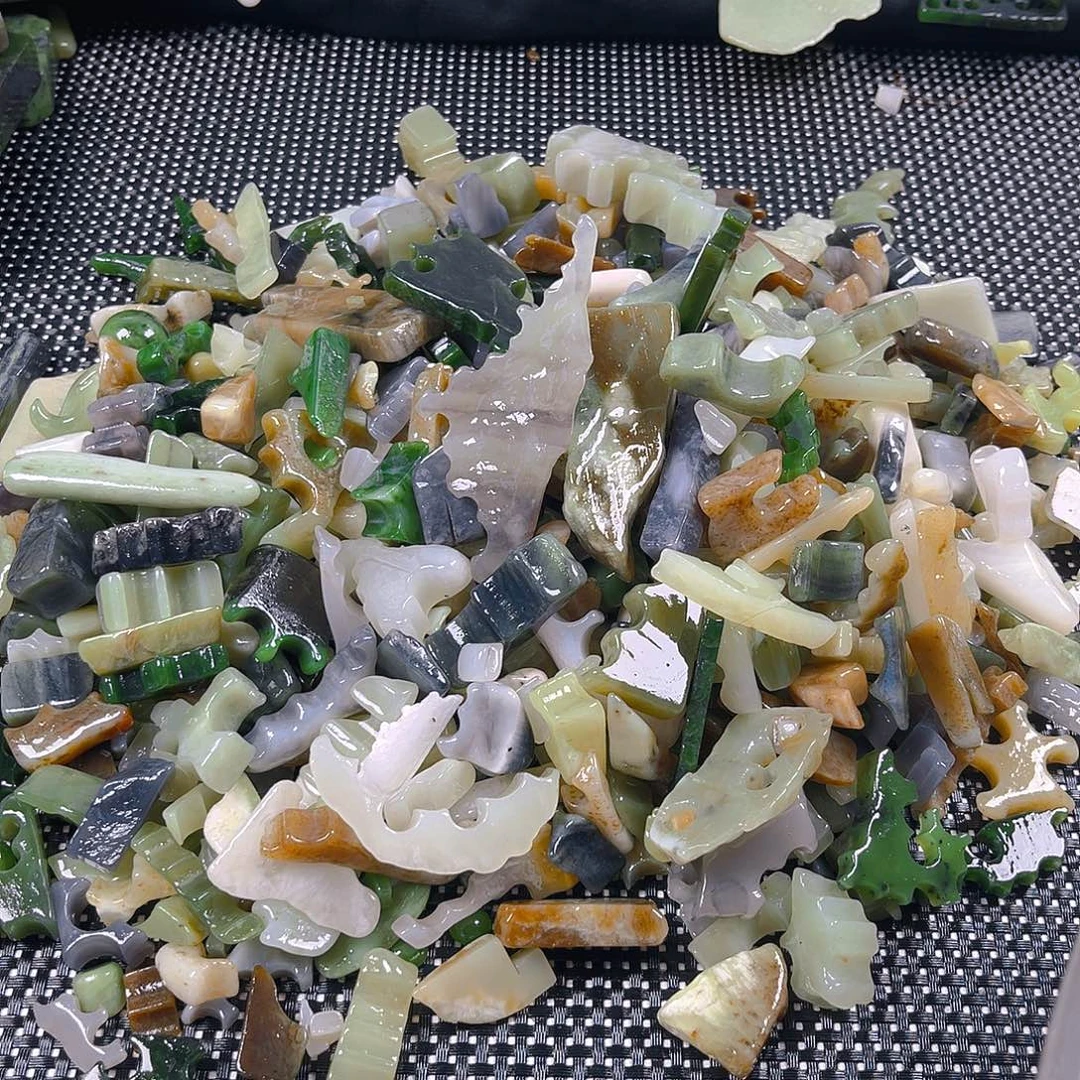 用***5和田玉（糖玉）未镶嵌颈饰