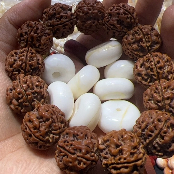 核桃手串/手链带黄墩子