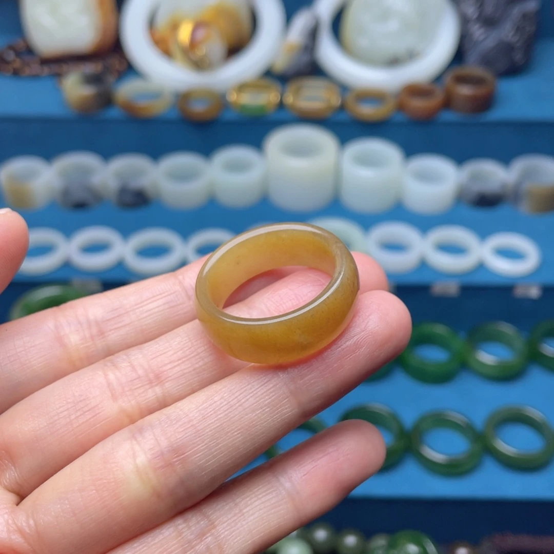 和田玉戒指未镶嵌花*