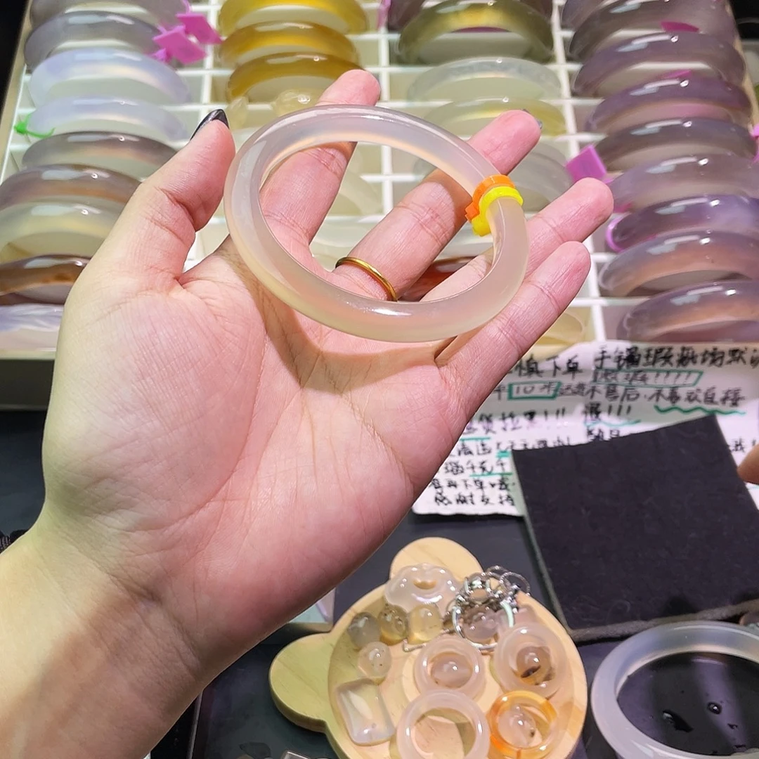 不***ᵃ玛瑙/玉髓合金手镯