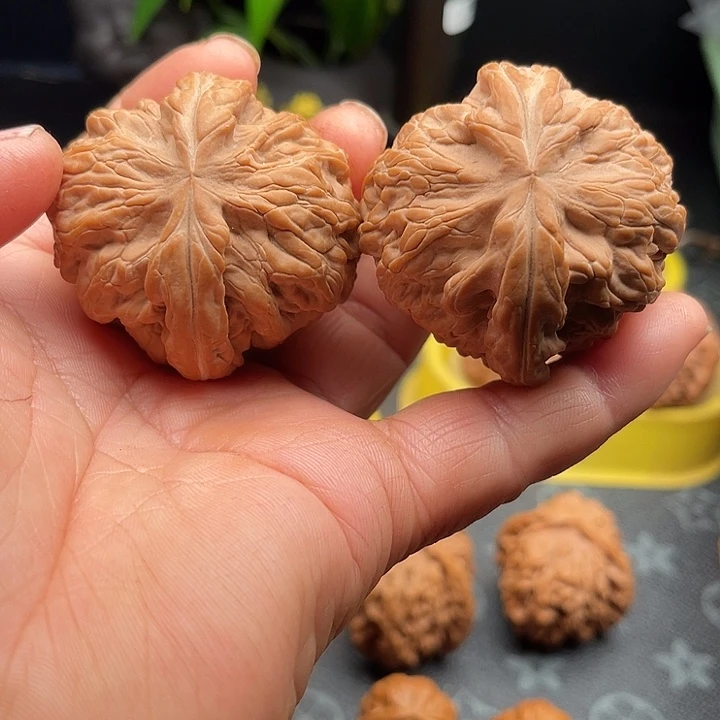 桃核把件全品红锦鲤边47肚47