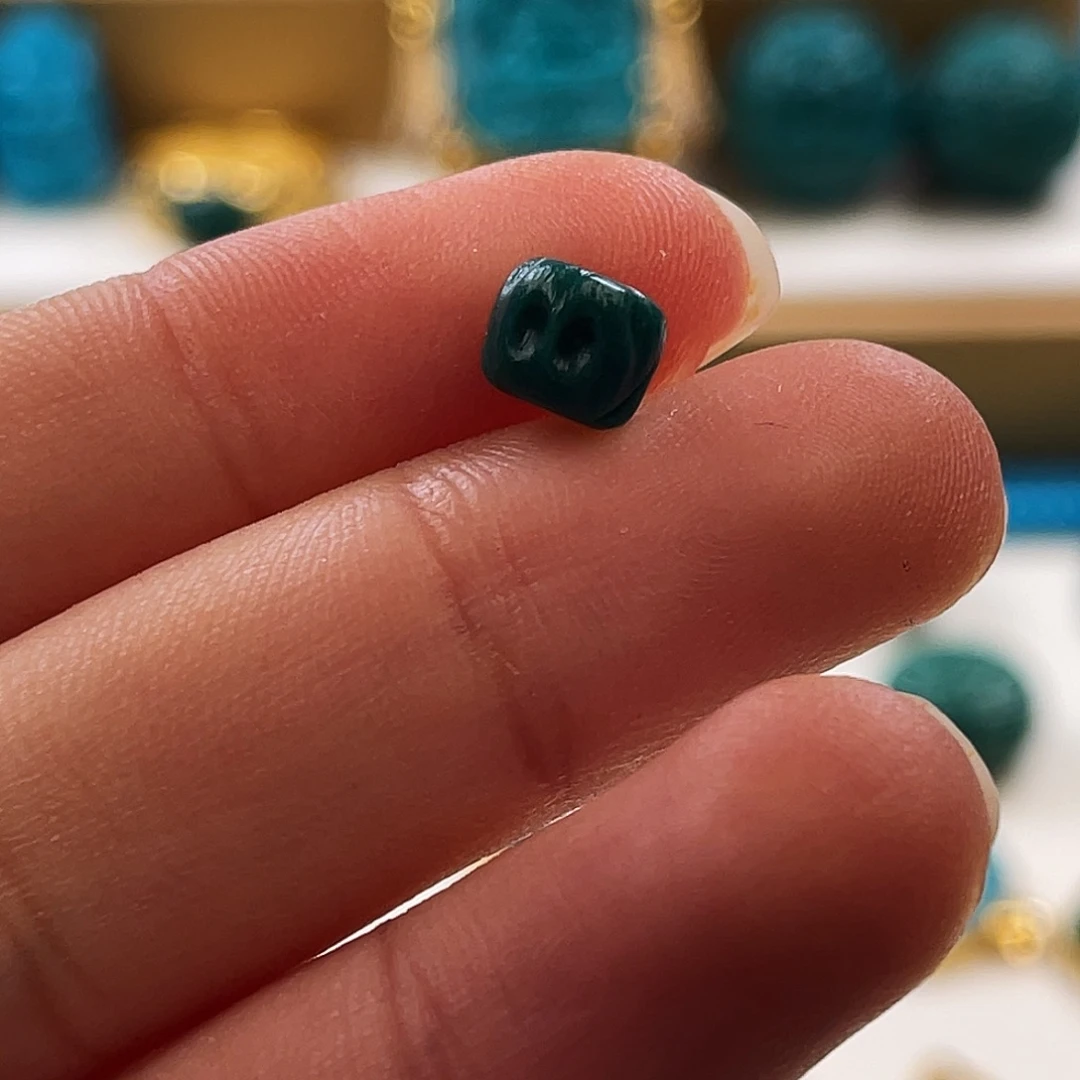 绿松石未镶嵌把件