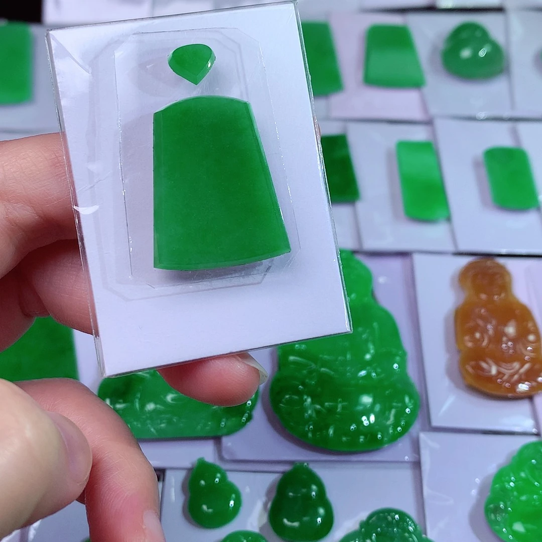 吊坠(赠链)未镶嵌翡翠天然翡翠