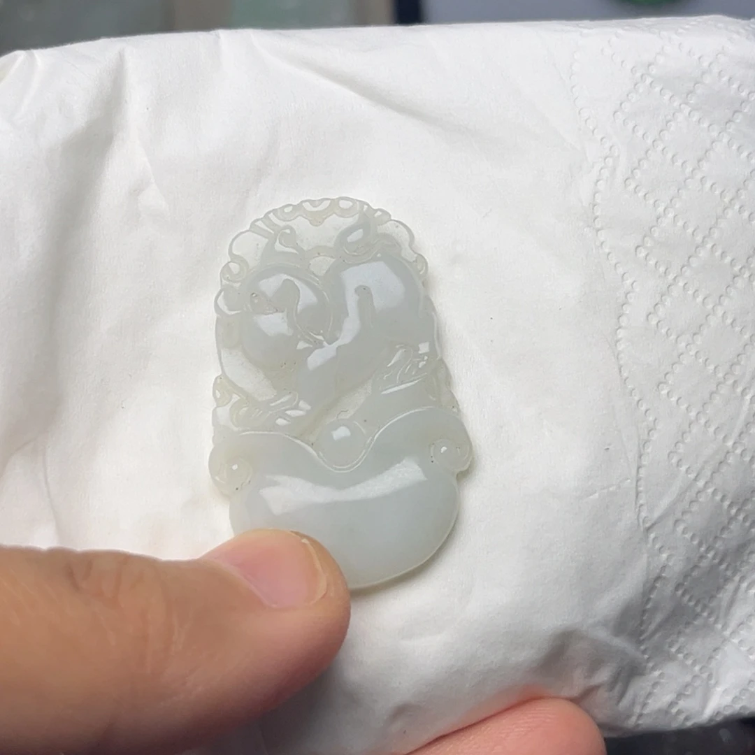 翡翠未镶嵌颈饰挂件