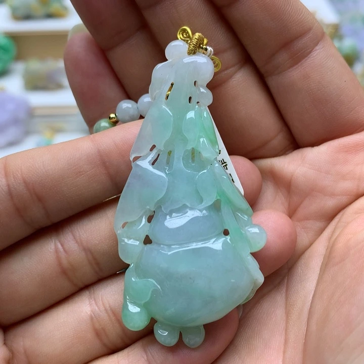翡翠颈饰未镶嵌翡翠