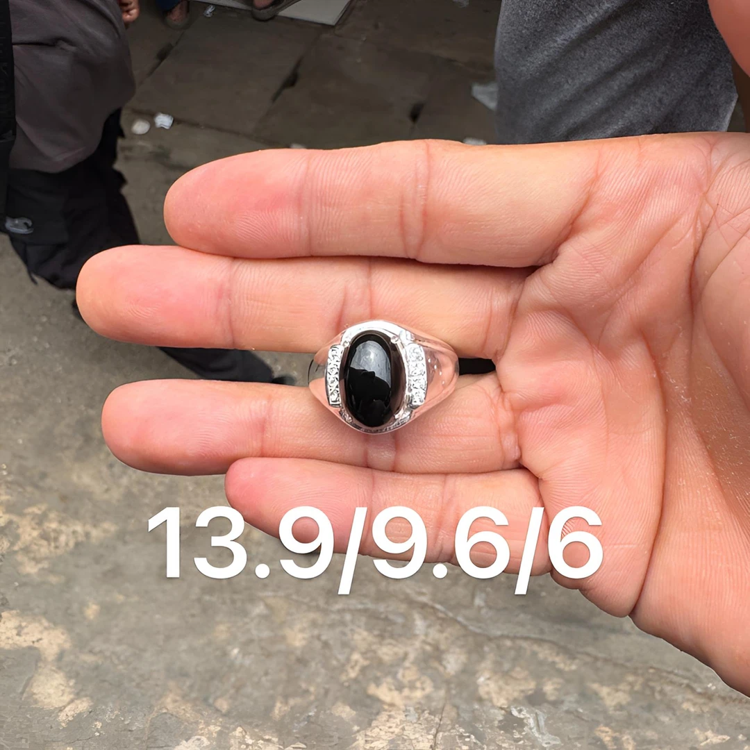 0625(小哪吒在源头)冰种翡翠墨翠戒面干净黝黑铮亮杠味荧光足M60