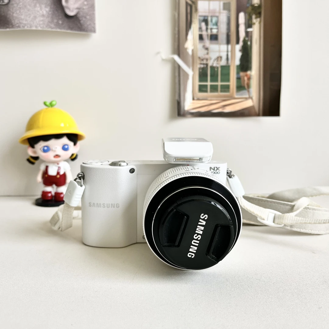 95新 Samsung/三星 nx1000白色微单20-50镜头外接闪光2030万像素