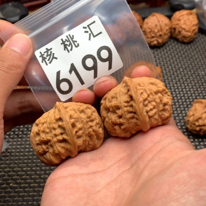 文玩核桃吊坠玉枕