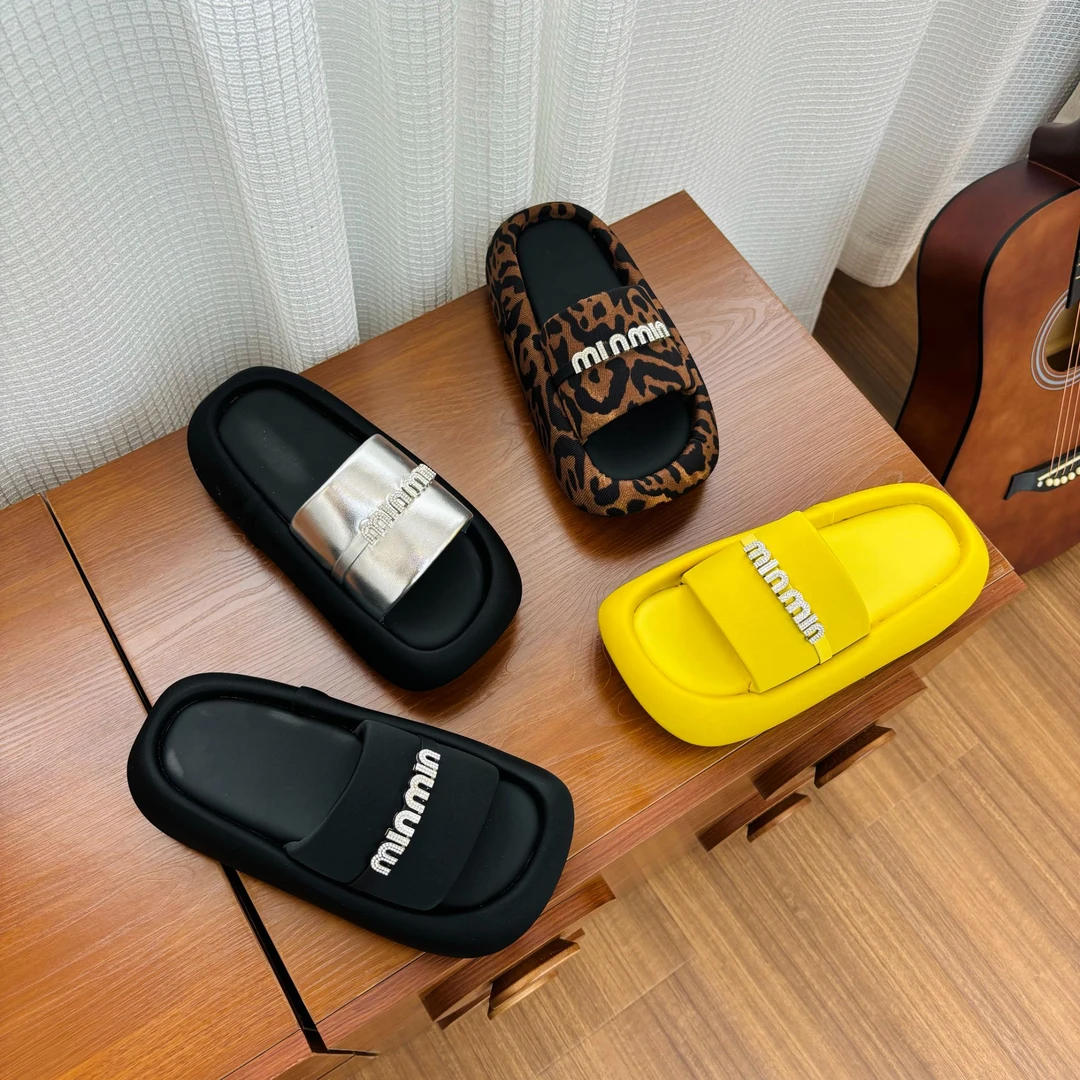 【3号】爆款2025夏季新款小个子外穿拖鞋厚底字母水钻一字拖鞋女