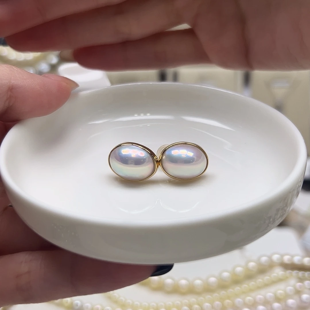 耳饰18K金镶嵌拼合珍珠（马贝珠）椭圆粉泡泡镜面光耳钉