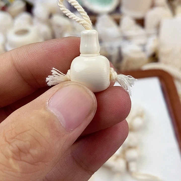 吊坠柏香籽/百香籽猛犸三通