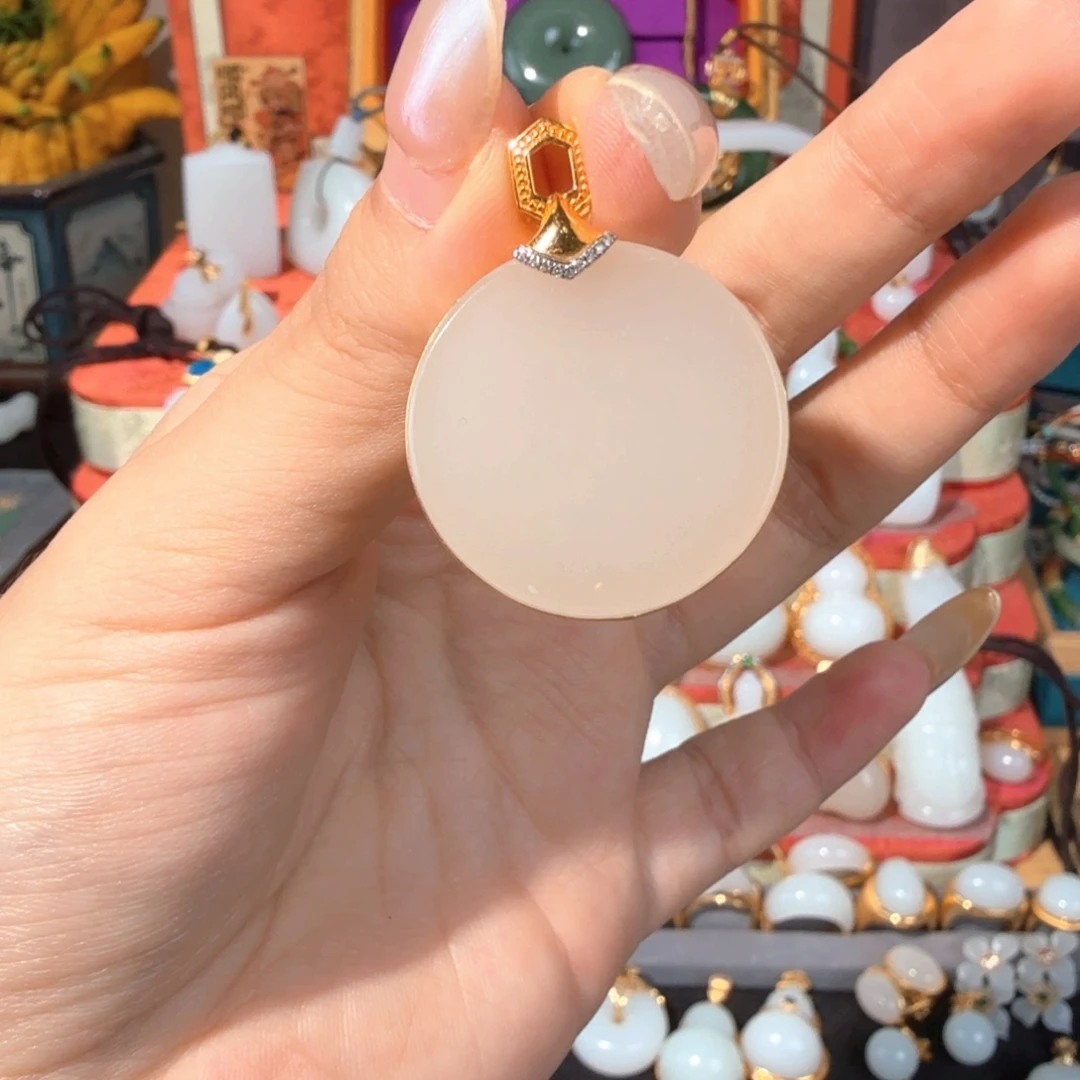 和田玉18K金镶嵌颈饰