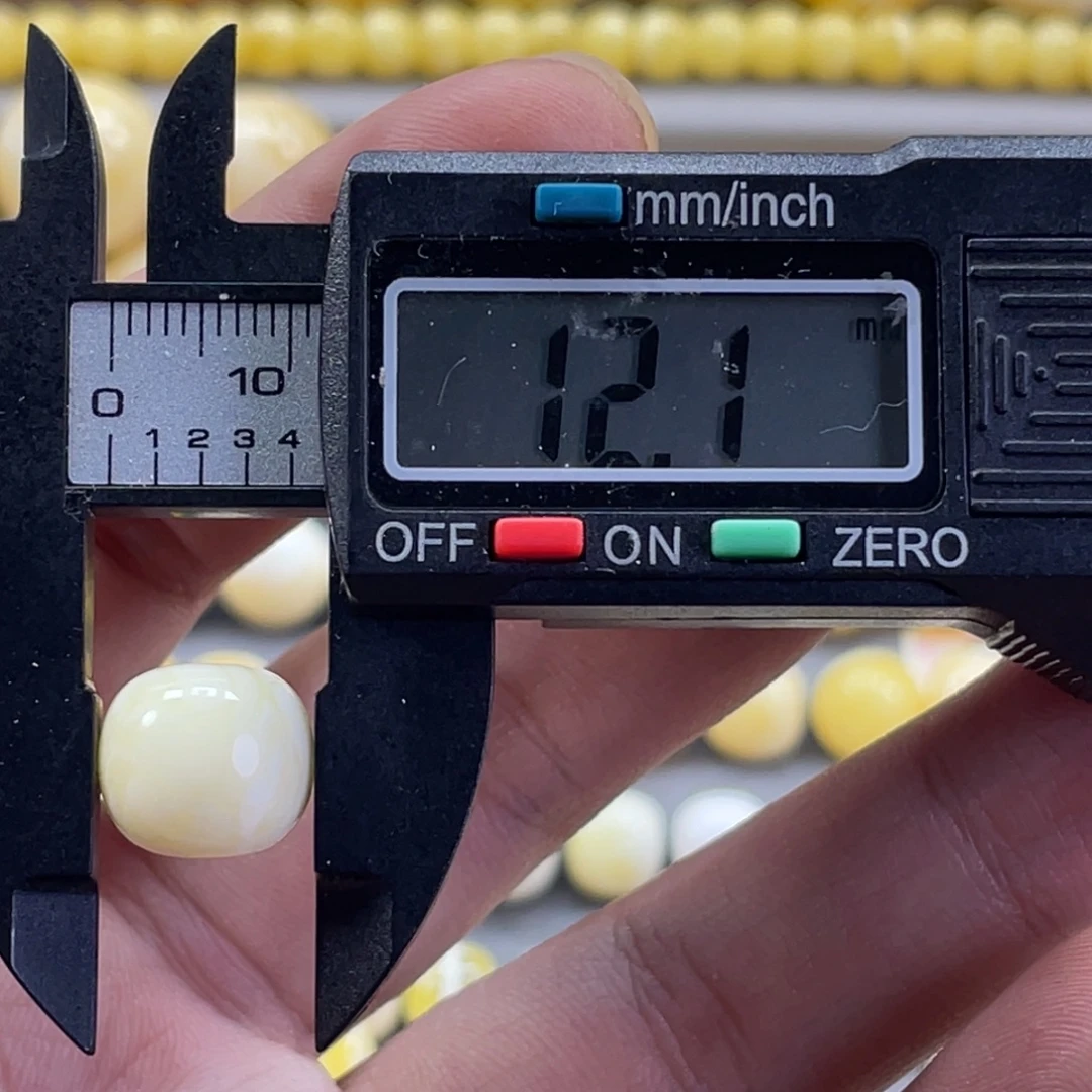 蜜蜡未镶嵌裸石满白花蜡老型
