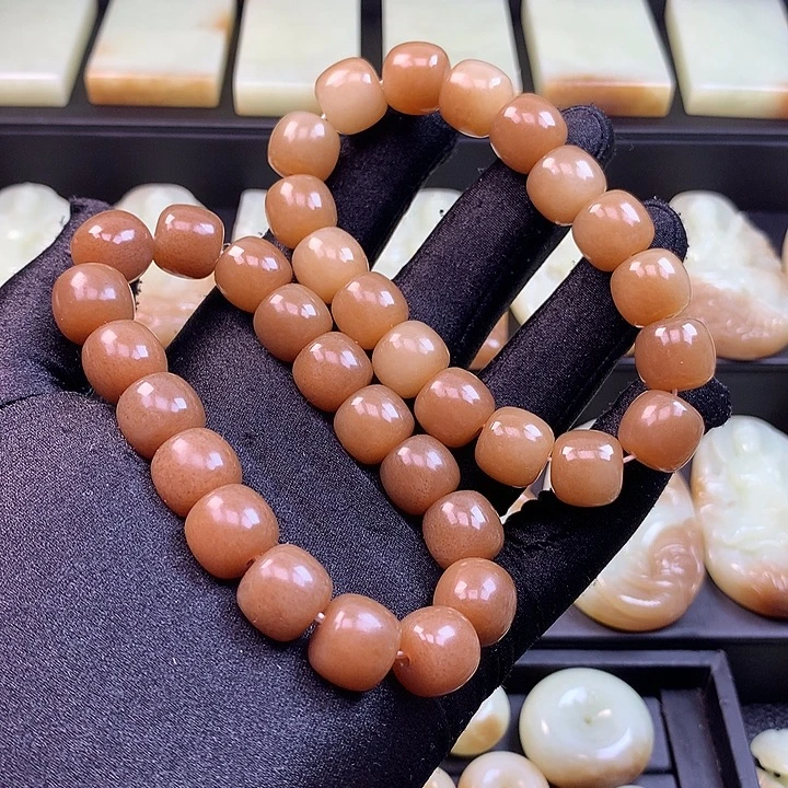 梦***影岫岩老玉（透闪石质玉）未镶嵌套链