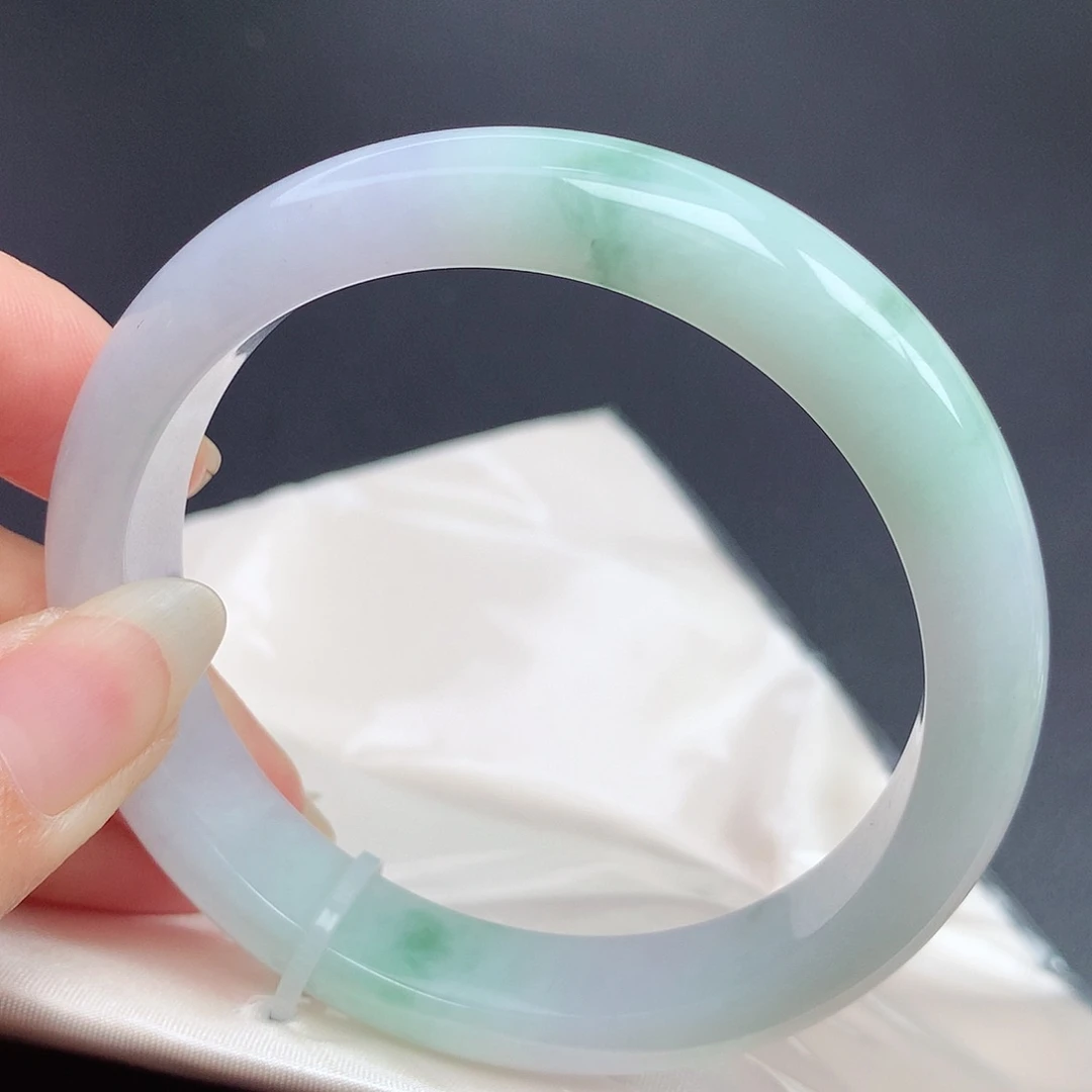 翡翠手镯未镶嵌58.4圈口