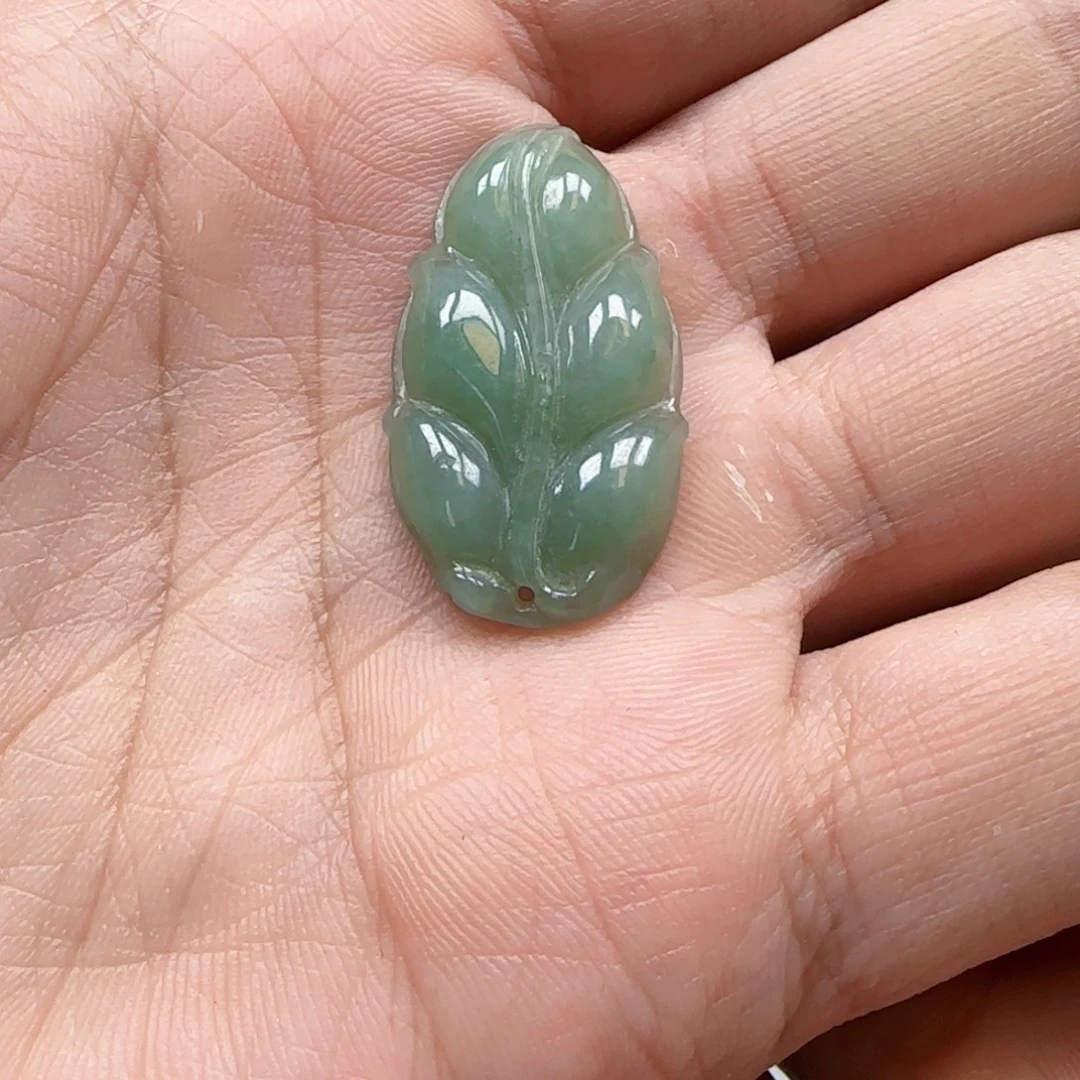 翡翠未镶嵌颈饰胶块叶子