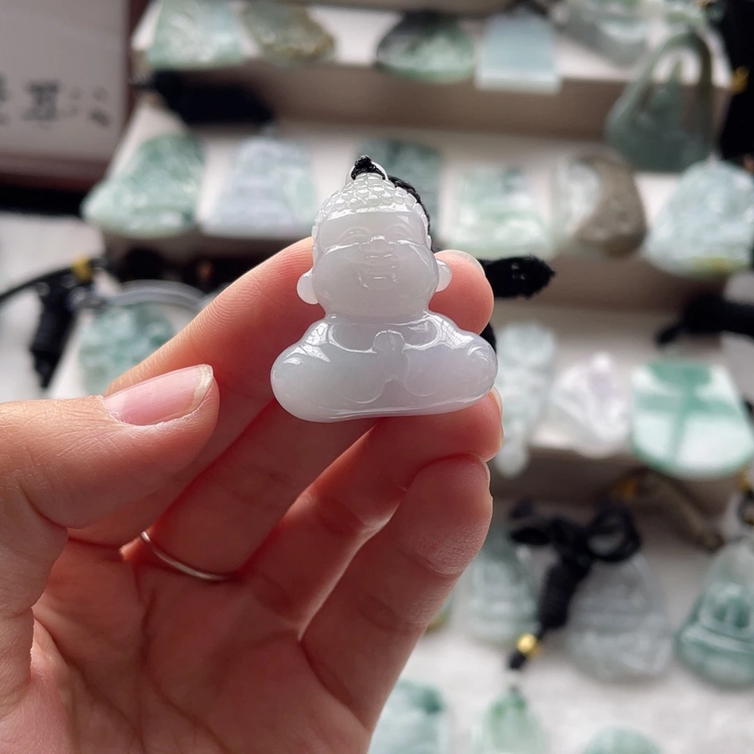 耶****翡翠未镶嵌颈饰宝宝佛