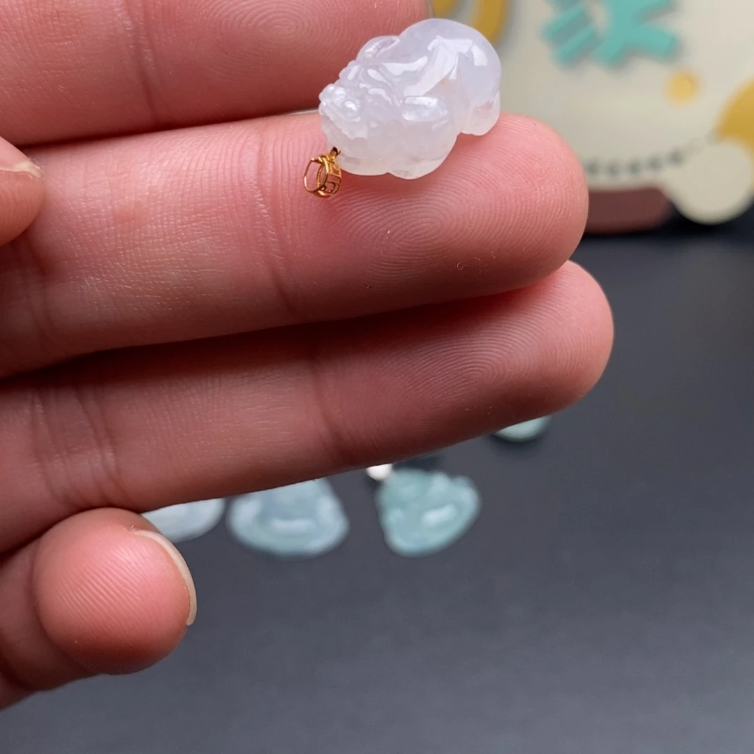 颈饰18K金镶嵌翡翠