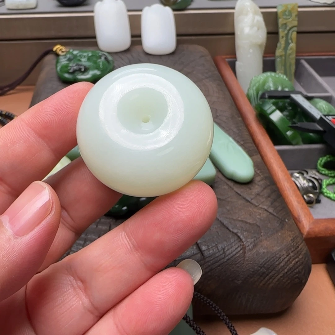 始***一和田玉未镶嵌颈饰