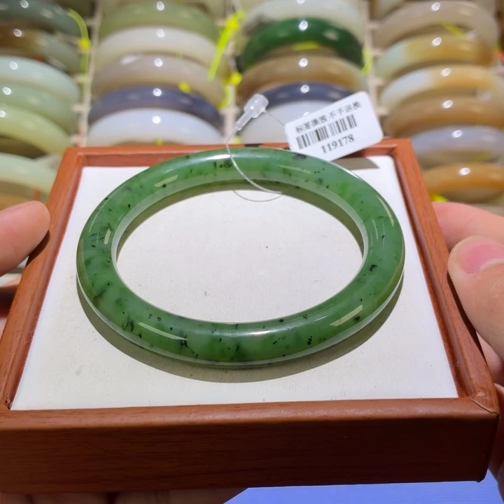 和田玉未镶嵌手镯59+