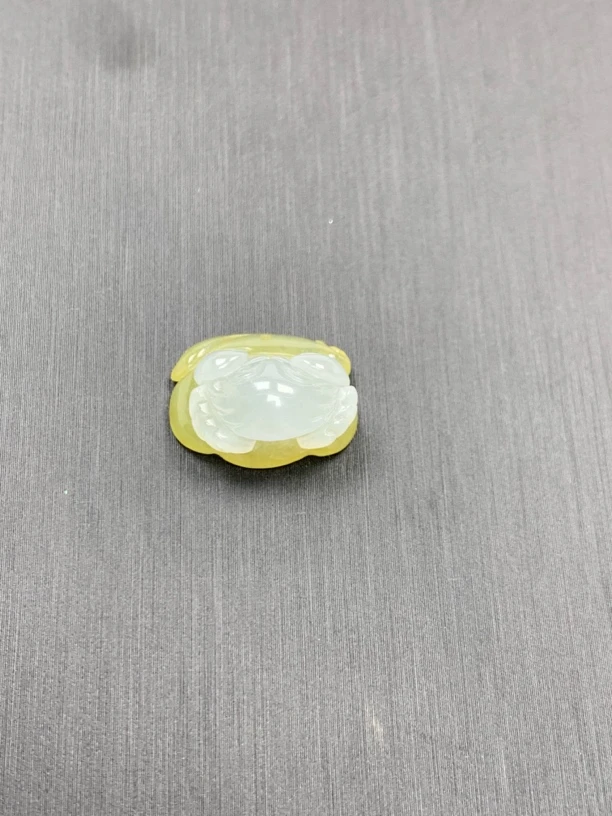 天然缅甸翡翠A货 精品八方来财 气质吊坠提溜可爱精雕大女王俏色