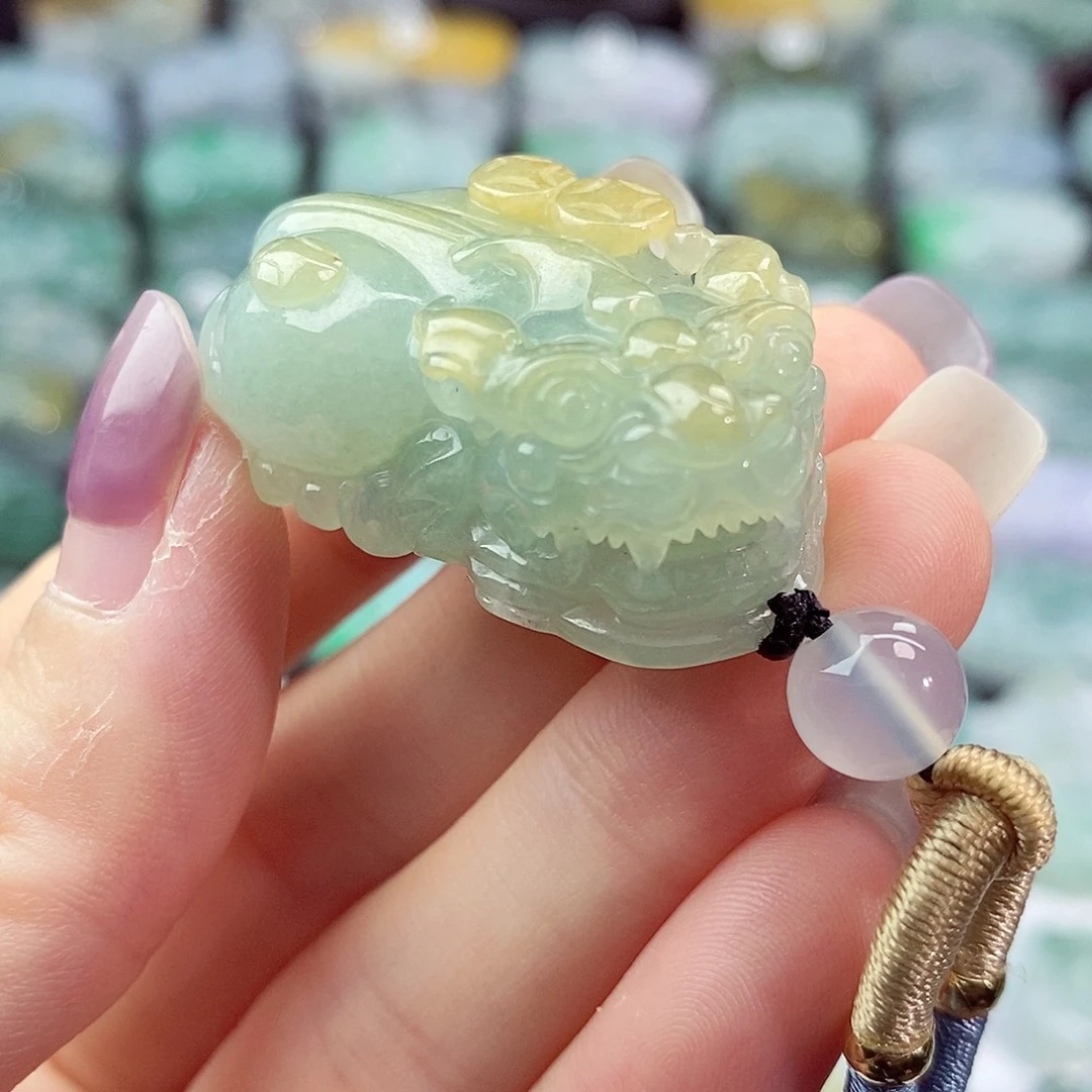 颈饰未镶嵌翡翠天然