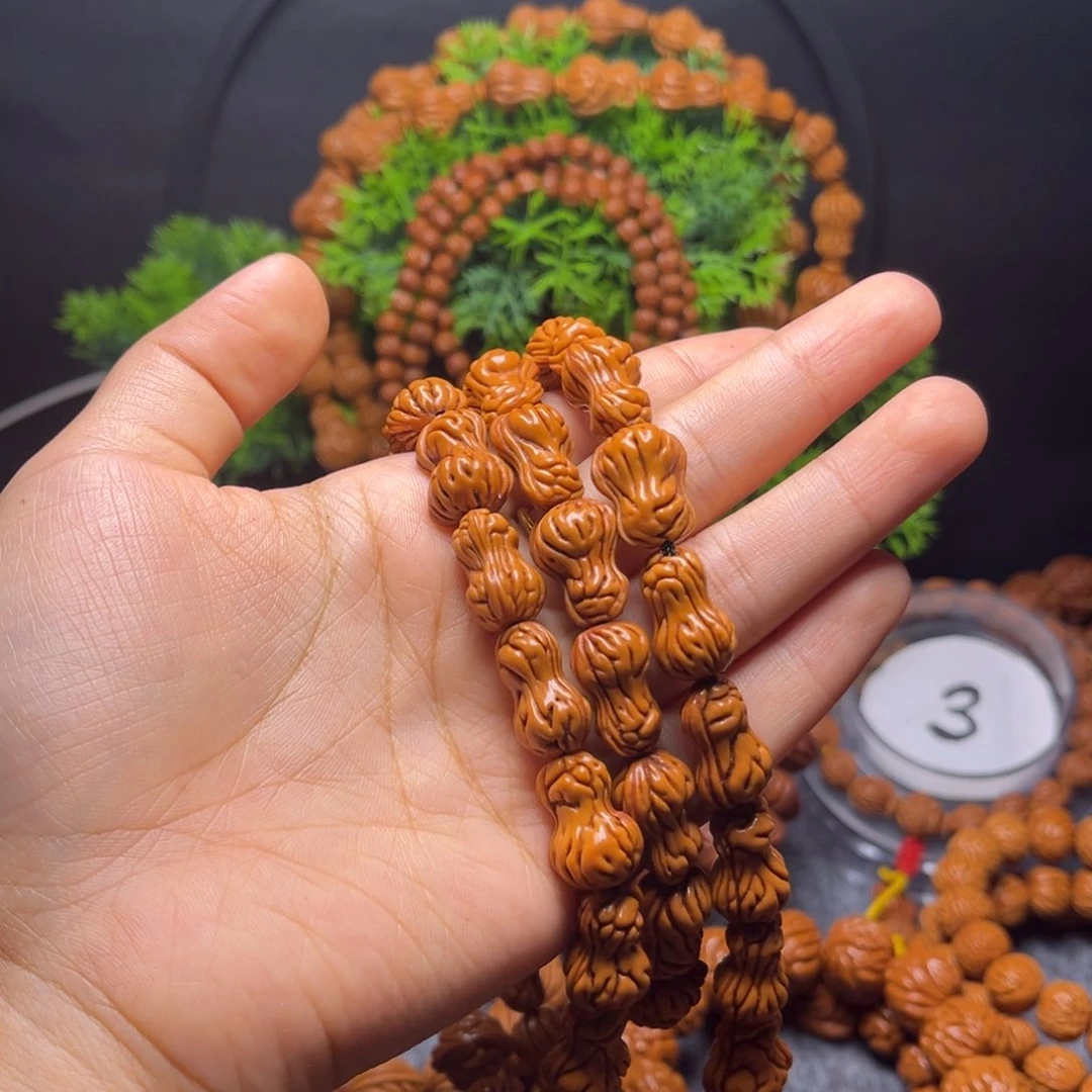 大***军桃核吊坠龙纹桃核