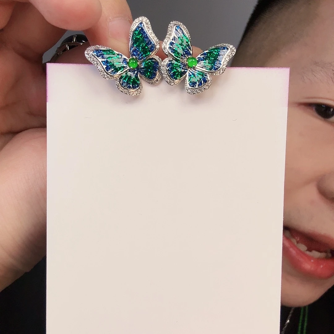 翡翠颈饰未镶嵌一对