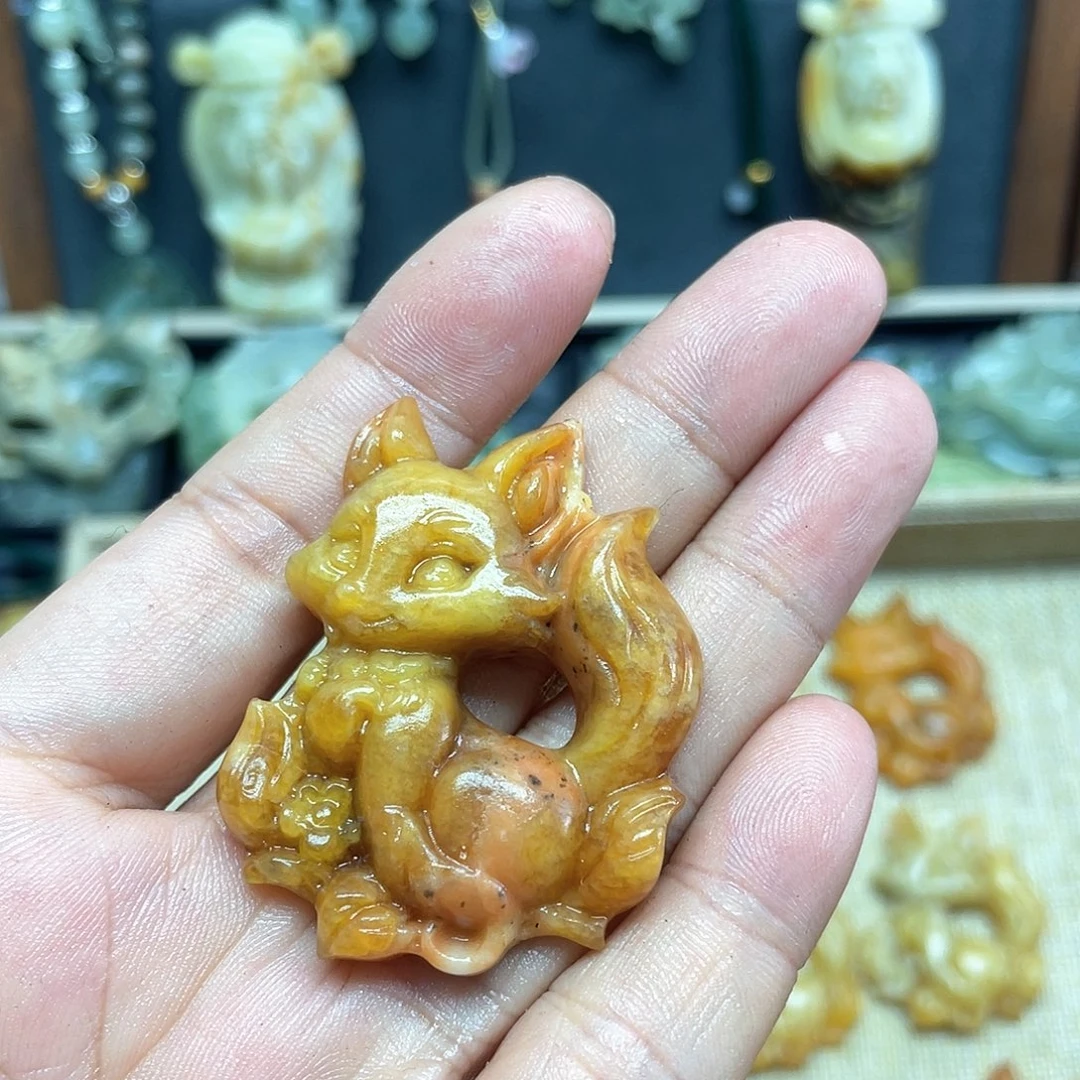 秋***韵未镶嵌蛇纹石玉颈饰