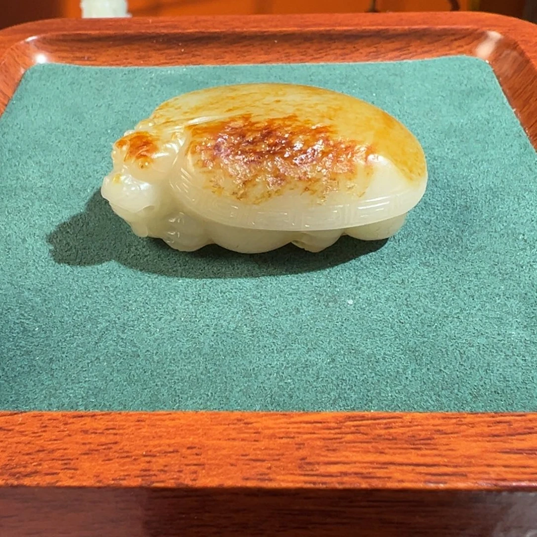 莫***烟和田玉未镶嵌颈饰