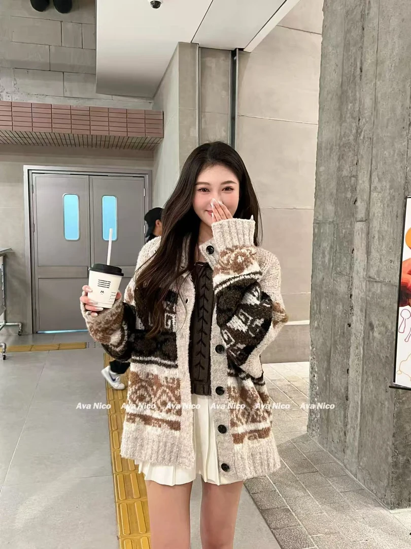 小奈推荐<东大门辣妹>费尔岛毛衣外套