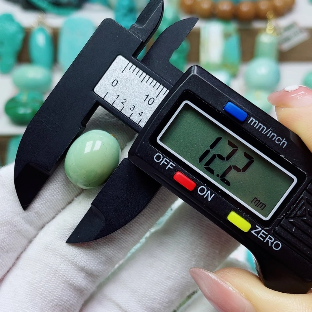 绿松石未镶嵌挂件