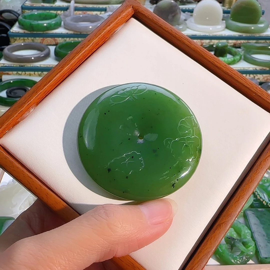 颈饰未镶嵌和田玉平安扣