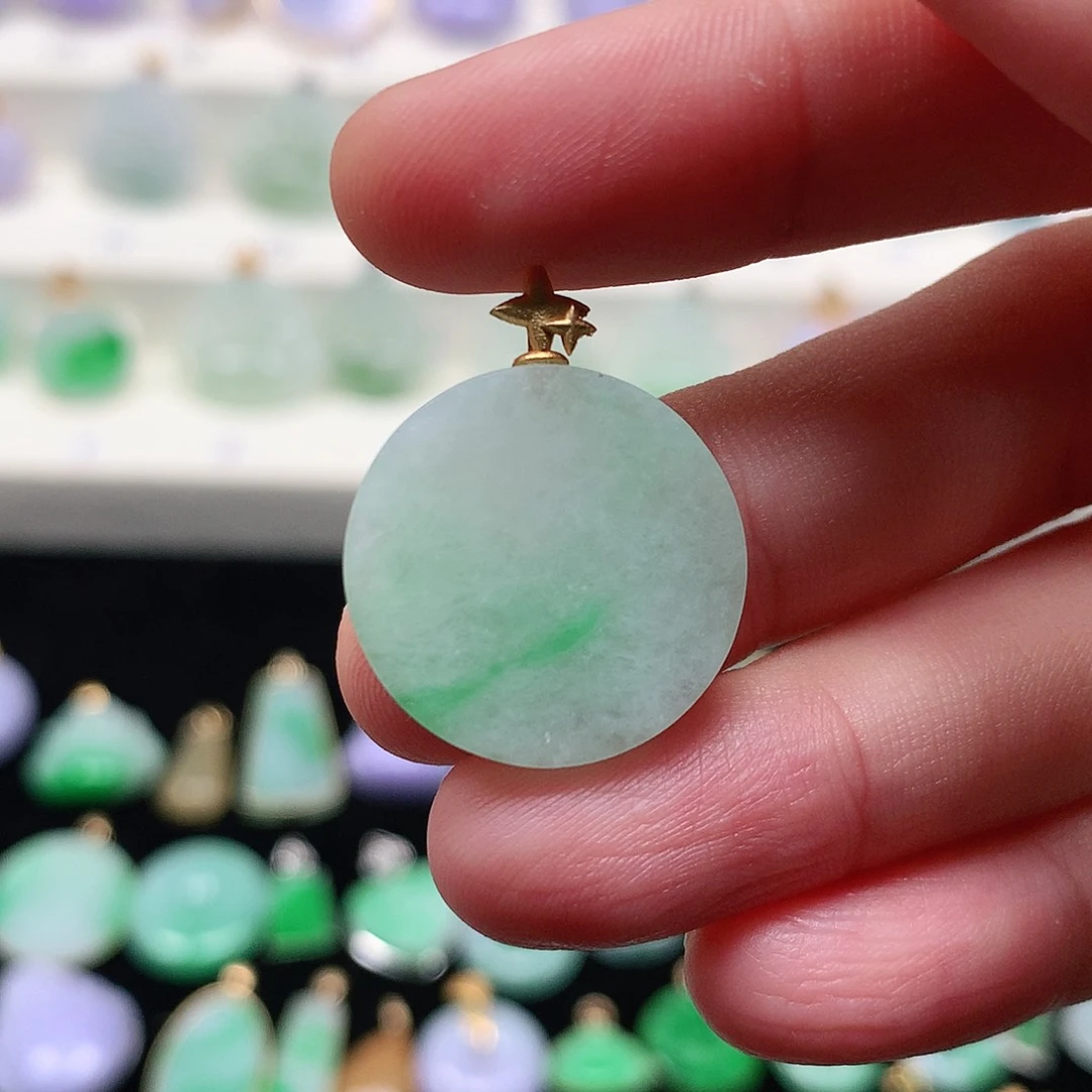 颈饰18K金镶嵌翡翠翡翠吊坠