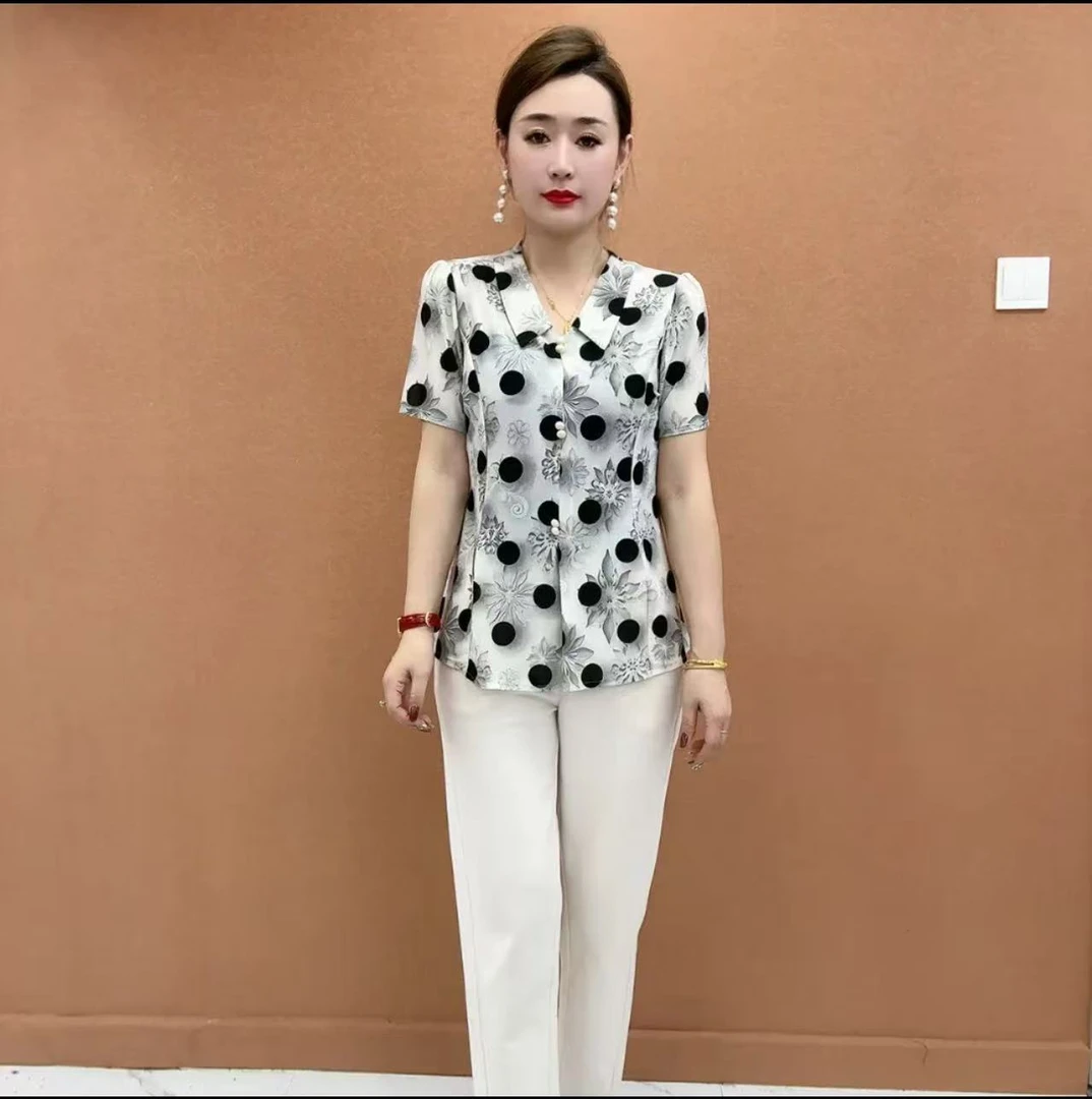 夏季新款2025时尚百搭宽松休闲翻领小花朵衫气质减龄好看妈妈装女