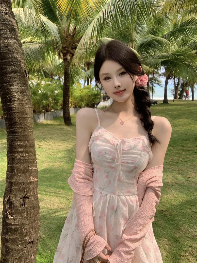 短款吊带吊带裙修身气质碎花小众默认袖型防晒连衣裙长袖